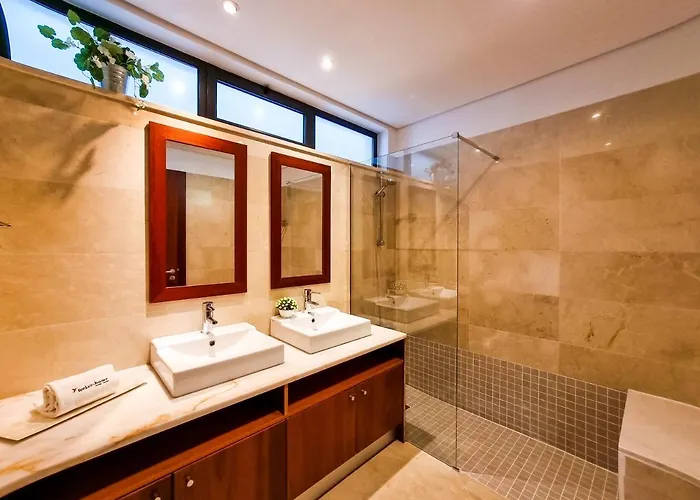 Flh Rosa Golf With Pool Apartament *